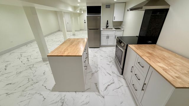 1906 W 34th Place G, Chicago, IL 60608