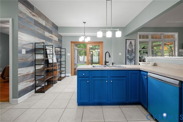 12413 Petersburg St, Chester, VA 23831