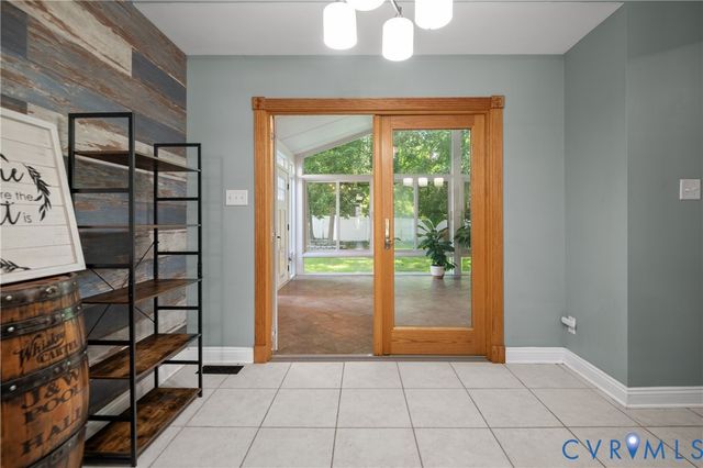 12413 Petersburg St, Chester, VA 23831