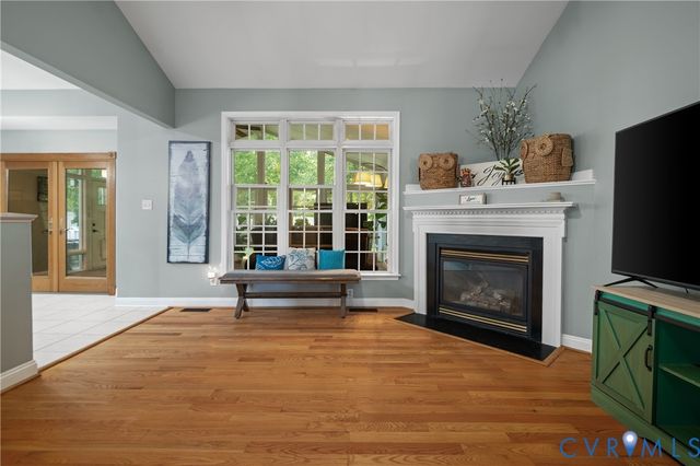 12413 Petersburg St, Chester, VA 23831