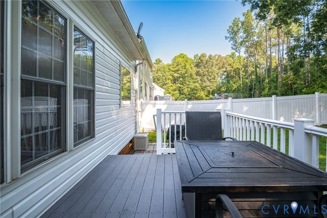 12413 Petersburg St, Chester, VA 23831