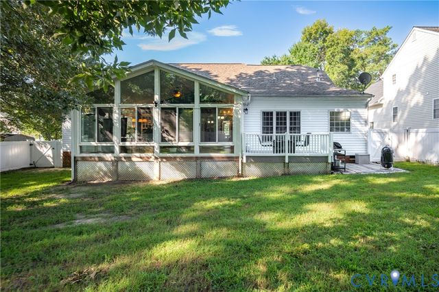 12413 Petersburg St, Chester, VA 23831