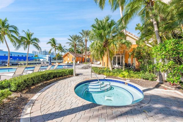 3330 NE 190th St 1217, Aventura, FL 33180