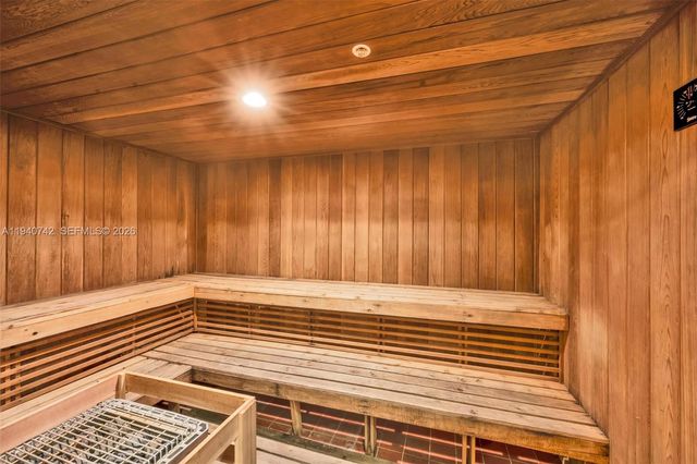 3330 NE 190th St 1217, Aventura, FL 33180