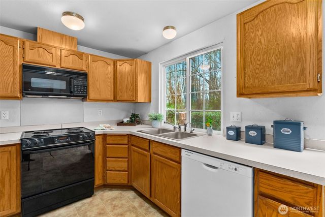 3040 Applehill Court NE, Olympia, WA 98506