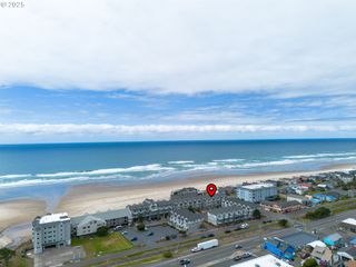 260 N PACIFIC St, Rockaway Beach, OR 97136