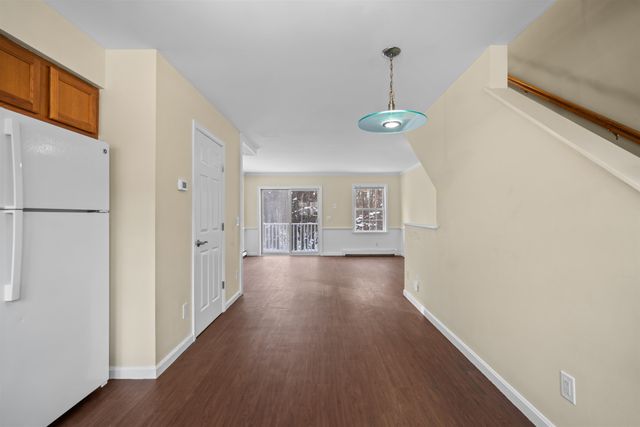 1029 S Mammoth Rd Unit 7, Manchester, NH 03109