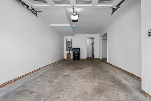 1029 S Mammoth Rd Unit 7, Manchester, NH 03109