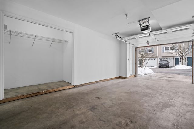 1029 S Mammoth Rd Unit 7, Manchester, NH 03109