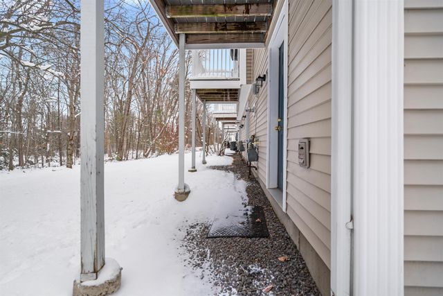 1029 S Mammoth Rd Unit 7, Manchester, NH 03109