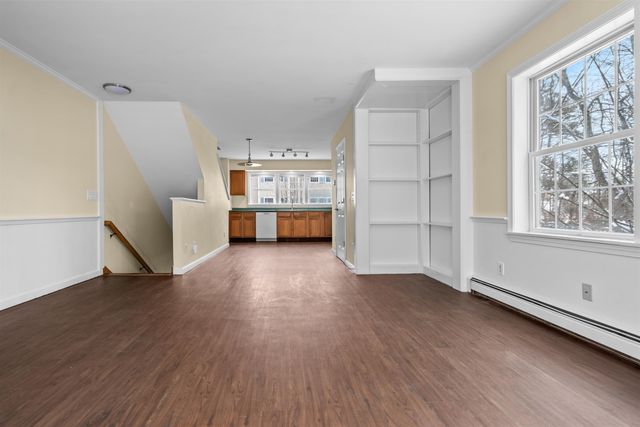 1029 S Mammoth Rd Unit 7, Manchester, NH 03109