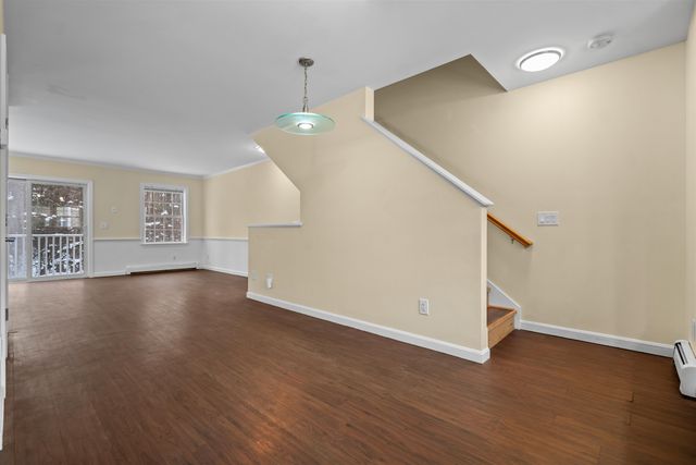 1029 S Mammoth Rd Unit 7, Manchester, NH 03109