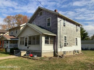 345 Buttonwood Avenue, Bowling Green, OH 43402
