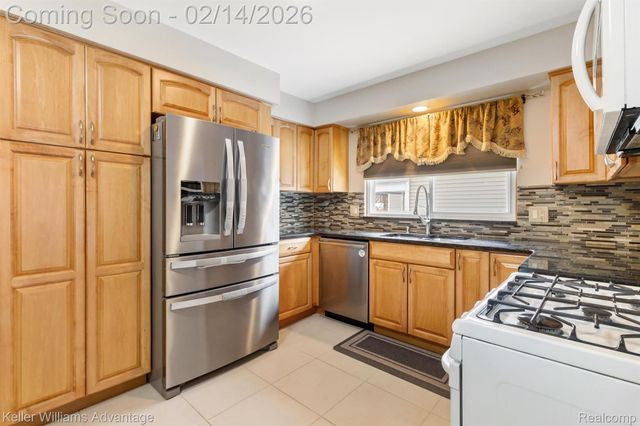 34163 Parkdale Street, Livonia, MI 48150