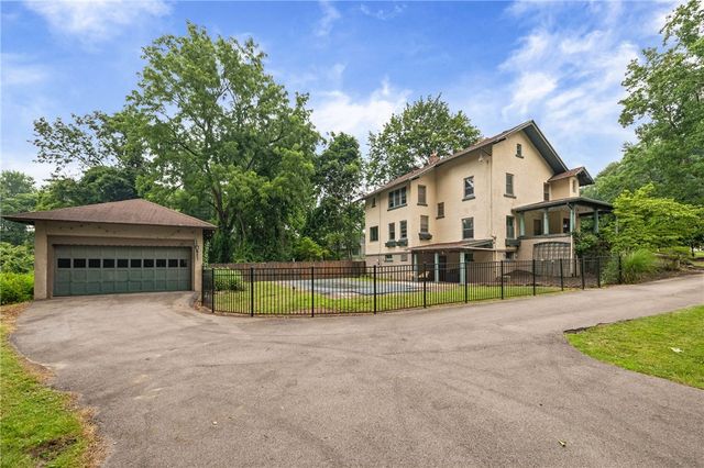 2179 Five Mile Line Road, Penfield, NY 14526