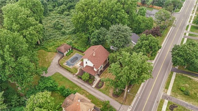 2179 Five Mile Line Road, Penfield, NY 14526