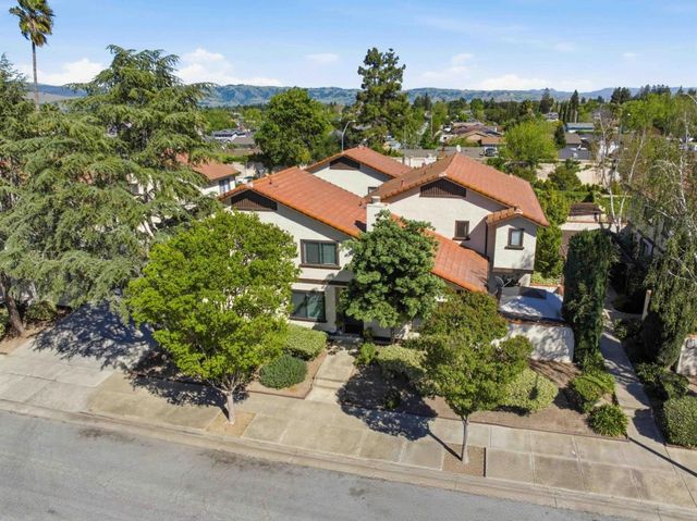 8400 Delta Drive, Gilroy, CA 95020