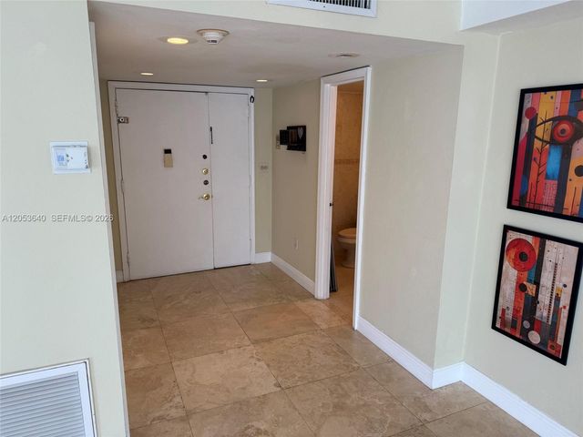145 SE 25th Rd 1003, Miami, FL 33129