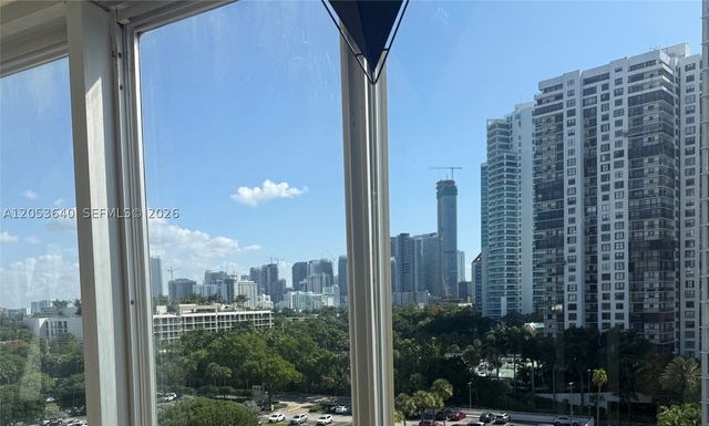 145 SE 25th Rd 1003, Miami, FL 33129