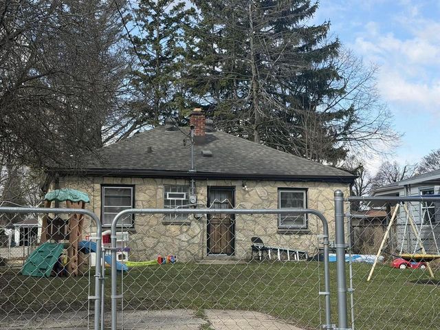 5858 N 80th STREET, Milwaukee, WI 53218