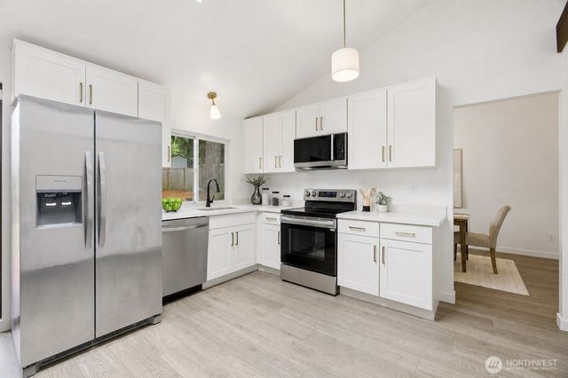 15724 SE 46th Way, Bellevue, WA 98006