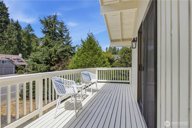 15724 SE 46th Way, Bellevue, WA 98006
