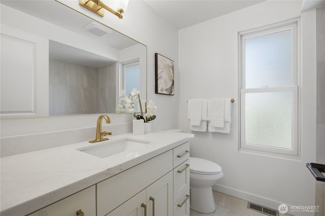 15724 SE 46th Way, Bellevue, WA 98006