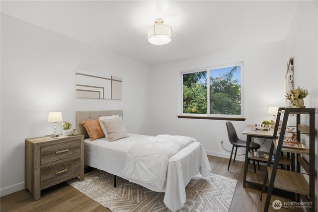 15724 SE 46th Way, Bellevue, WA 98006