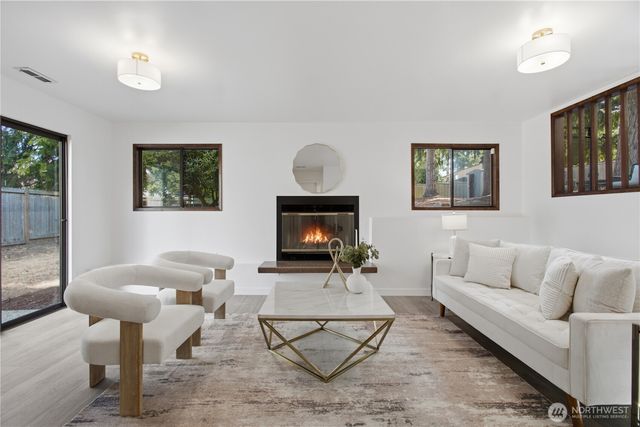 15724 SE 46th Way, Bellevue, WA 98006