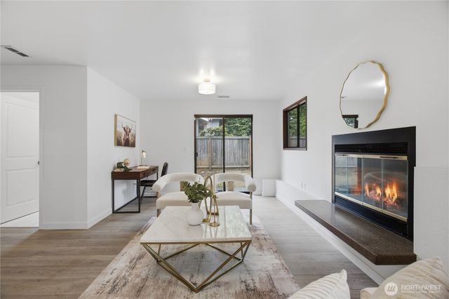 15724 SE 46th Way, Bellevue, WA 98006