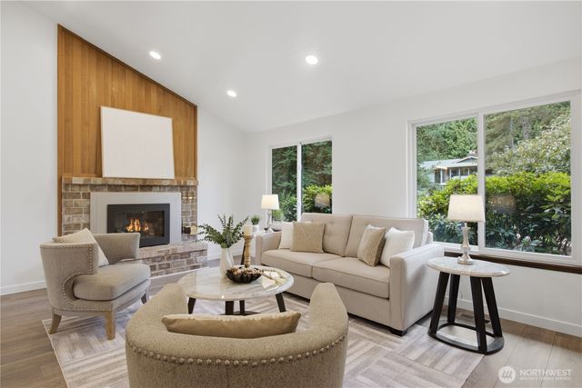 15724 SE 46th Way, Bellevue, WA 98006