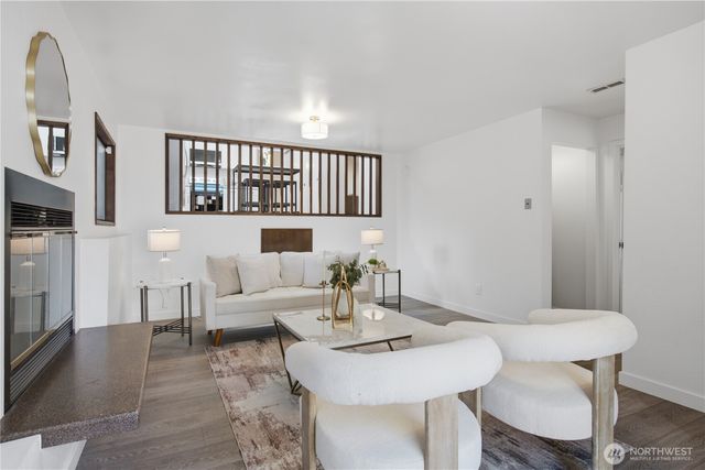 15724 SE 46th Way, Bellevue, WA 98006