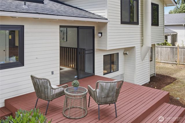 15724 SE 46th Way, Bellevue, WA 98006