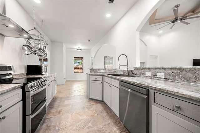 13706 Sea Horse Ave, Corpus Christi, TX 78418