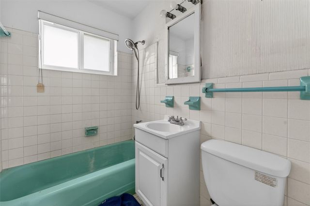 241 W 20th Street, Riviera Beach, FL 33404