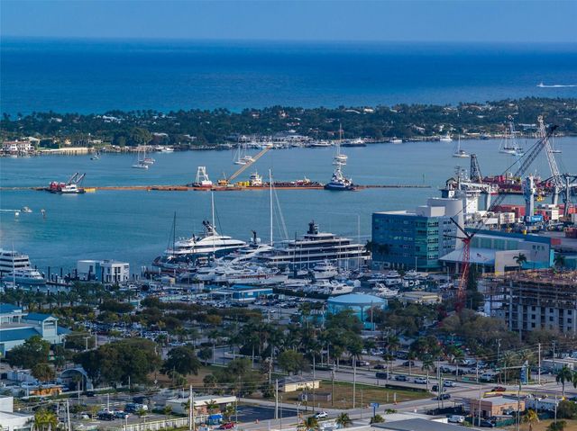 241 W 20th Street, Riviera Beach, FL 33404