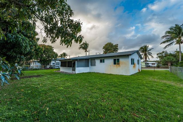 241 W 20th Street, Riviera Beach, FL 33404