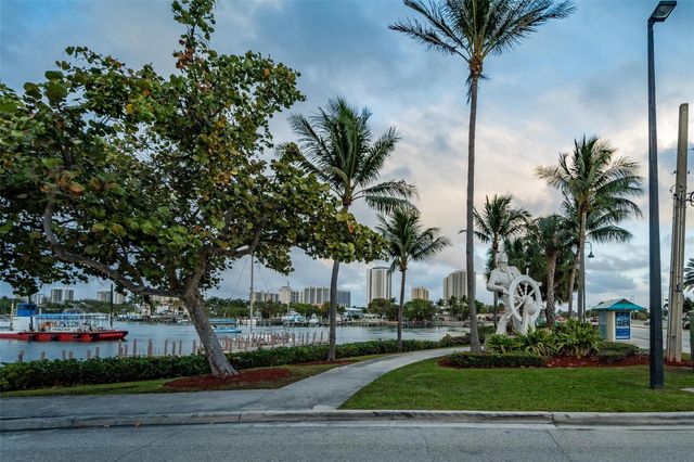 241 W 20th Street, Riviera Beach, FL 33404