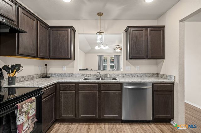 717 Liberty Valley Drive, Belton, TX 76513