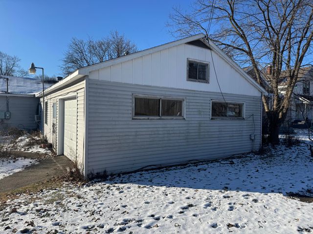 372 Ridge Road 372 Ridge Road, Springfield, OH 45503