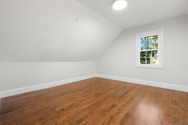 20 Hammer Place, Branford, CT 06405