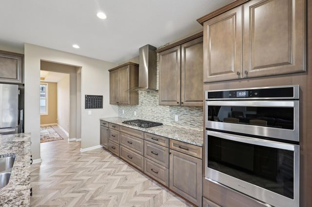 16868 Reeder Ridge, Eden Prairie, MN 55347