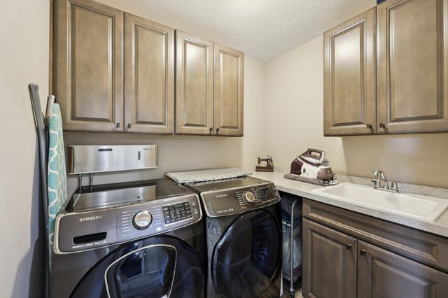 16868 Reeder Ridge, Eden Prairie, MN 55347