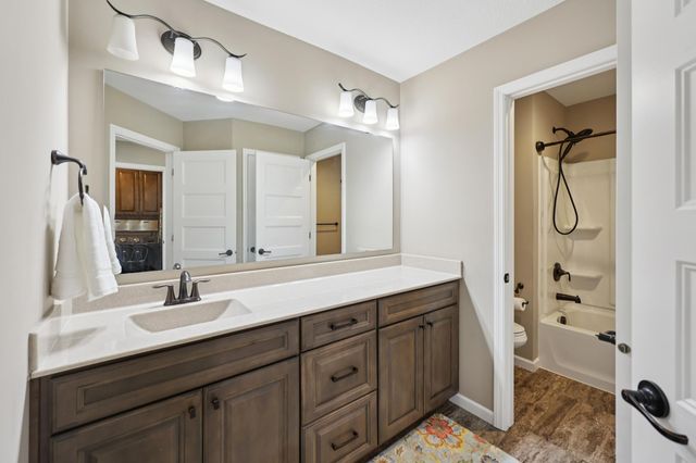 16868 Reeder Ridge, Eden Prairie, MN 55347