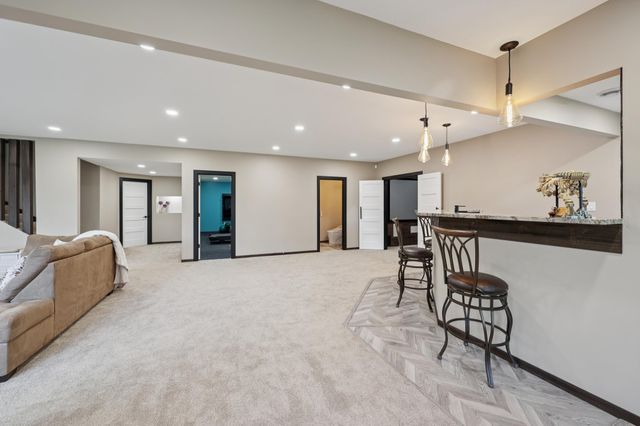 16868 Reeder Ridge, Eden Prairie, MN 55347