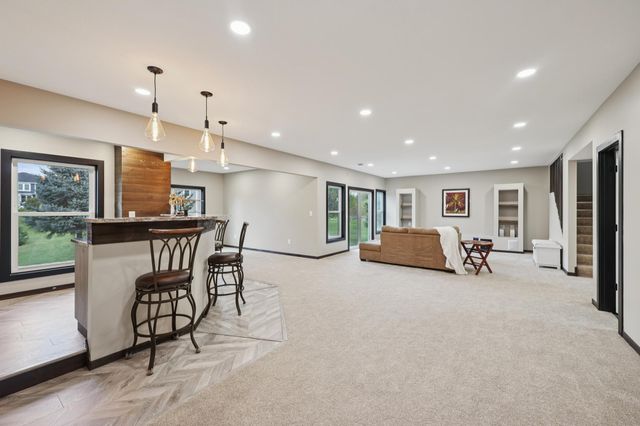 16868 Reeder Ridge, Eden Prairie, MN 55347