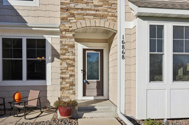16868 Reeder Ridge, Eden Prairie, MN 55347