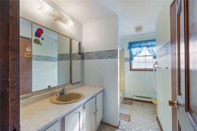 72 Thistlewood Lane, Ogden, NY 14559