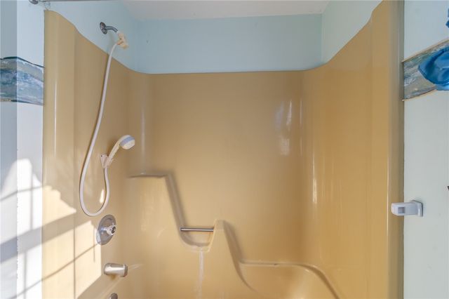 72 Thistlewood Lane, Ogden, NY 14559