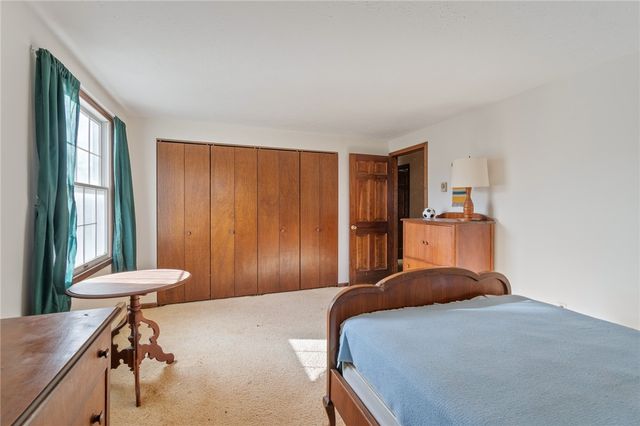 72 Thistlewood Lane, Ogden, NY 14559